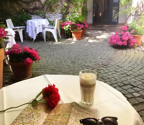 Wiener Kindl Hotel